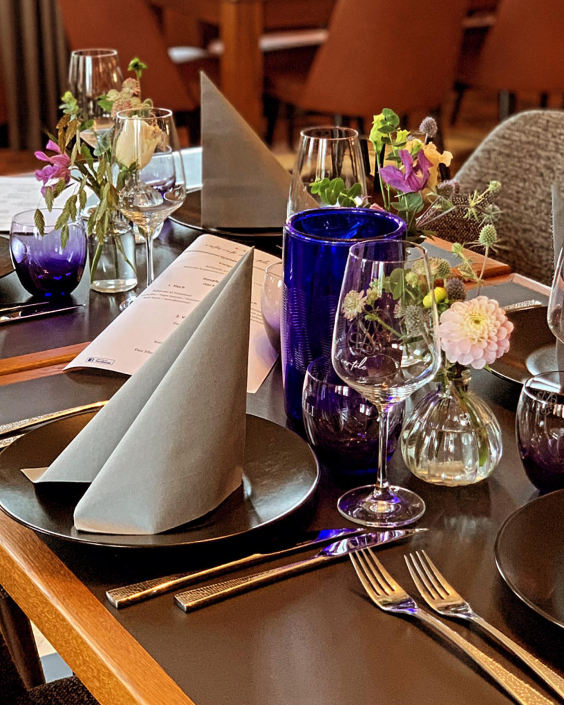 angerichtete Tische für eine Hochzeit im Restaurant Ristorante Il Cortile in Korschenbroich
