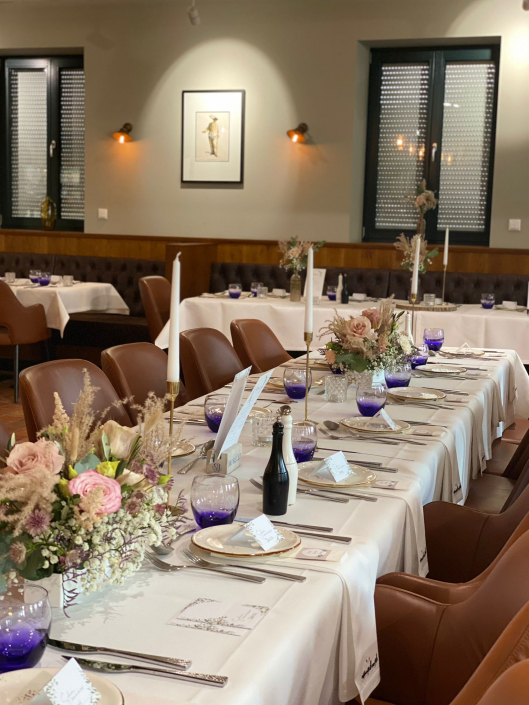 gedeckte Tische für eine Hochzeitsfeier im Restaurant Ristorante Il Cortile in Korschenbroich