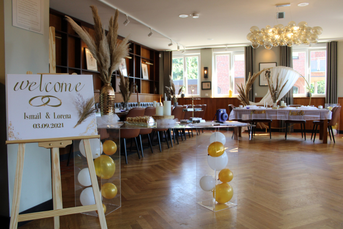 Raum für private Hochzeit angerichtet für Hochzeitsfeier im Restaurant Ristorante Il Cortile in Korschenbroich